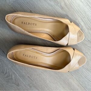 Talbots Tegan Peep-Toe Wedge Heels, size 8.5 M in tan